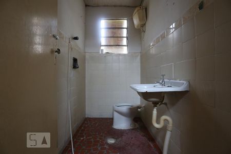 Banheiro de casa para alugar com 1 quarto, 45m² em Presidente Altino, Osasco