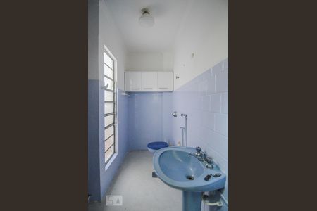 Banheiro de apartamento para alugar com 1 quarto, 55m² em Farroupilha, Porto Alegre
