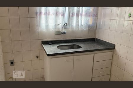 Cozinha de apartamento para alugar com 1 quarto, 57m² em Jardim Brasil, Campinas