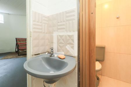 Banheiro de kitnet/studio para alugar com 0 quarto, 40m² em Vila Mariana, São Paulo
