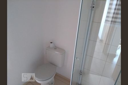 Banheiro 1 de apartamento para alugar com 2 quartos, 58m² em Capão Raso, Curitiba