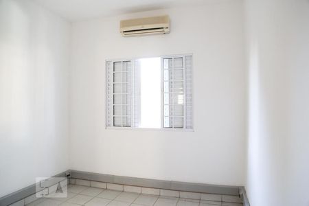 Quarto 1 de casa para alugar com 4 quartos, 500m² em Mirandópolis, São Paulo