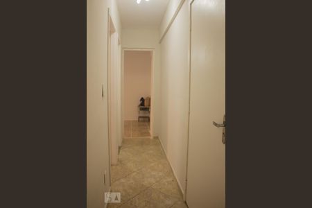 Corredor de apartamento para alugar com 2 quartos, 68m² em Itanhangá, Rio de Janeiro