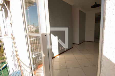 varanda-sala de apartamento à venda com 3 quartos, 56m² em Santos Dumont, São Leopoldo