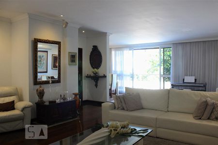 Sala de Estar de apartamento à venda com 5 quartos, 380m² em Barra da Tijuca, Rio de Janeiro