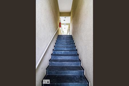 Escadas de apartamento para alugar com 1 quarto, 18m² em Penha de França, São Paulo
