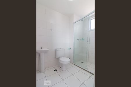 Banheiro de apartamento para alugar com 2 quartos, 47m² em Jardim Las Vegas, Guarulhos