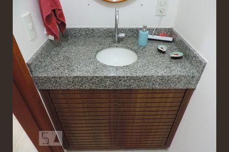 Lavabo de apartamento para alugar com 2 quartos, 118m² em Lagoa da Conceição, Florianópolis
