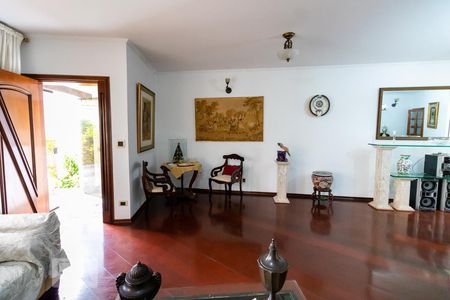 Sala de casa à venda com 4 quartos, 330m² em Parque Novo Mundo, São Paulo