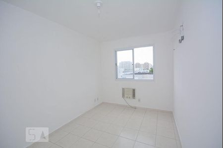 Quarto 1 de apartamento para alugar com 2 quartos, 56m² em Jacarepaguá, Rio de Janeiro