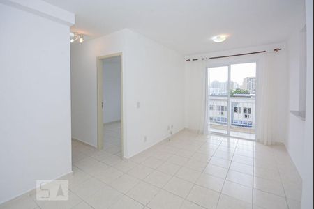 Sala de apartamento para alugar com 2 quartos, 56m² em Jacarepaguá, Rio de Janeiro