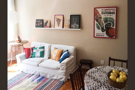 Sala de apartamento para alugar com 2 quartos, 50m² em Botafogo, Rio de Janeiro