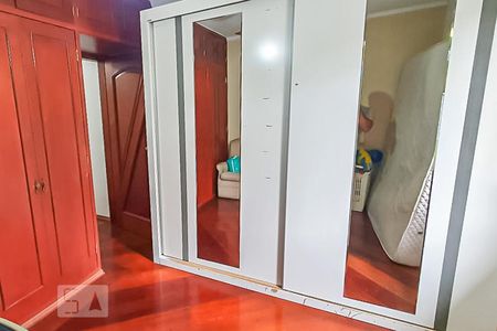 Quarto de casa à venda com 4 quartos, 170m² em Jardim Bonfiglioli, São Paulo