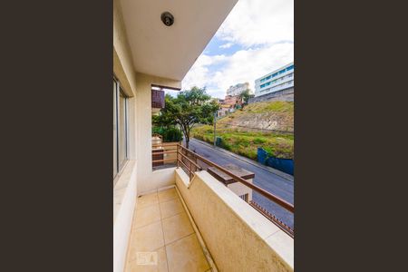 Sacada de apartamento para alugar com 3 quartos, 83m² em Alto Caiçaras, Belo Horizonte