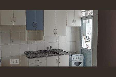 Cozinha de apartamento para alugar com 1 quarto, 30m² em Parque Independência, São Paulo