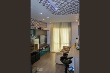 Sala de apartamento para alugar com 2 quartos, 69m² em Jardim Tupanci, Barueri