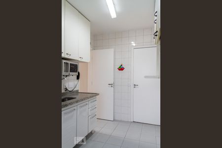 Cozinha de apartamento à venda com 3 quartos, 73m² em Vila Pompéia, São Paulo