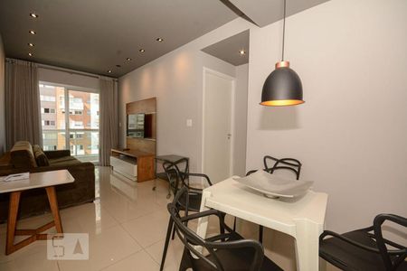 Sala de apartamento para alugar com 2 quartos, 80m² em Jacarepaguá, Rio de Janeiro