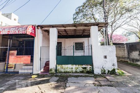 Fachada de casa para alugar com 1 quarto, 25m² em Tristeza, Porto Alegre