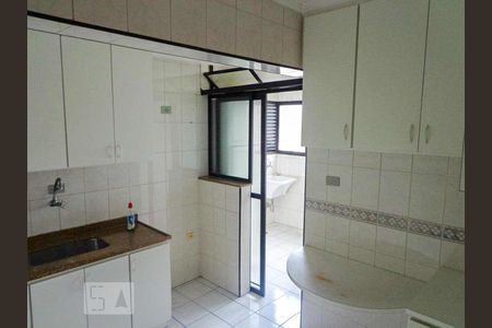Cozinha de apartamento para alugar com 3 quartos, 74m² em Vila Hamburguesa, São Paulo