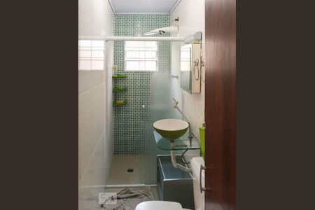 Banheiro suite  de casa à venda com 3 quartos, 100m² em Vila Califórnia, São Paulo