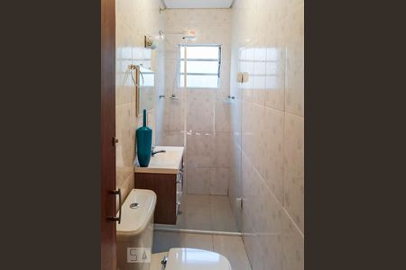 Banheiro social  de casa à venda com 3 quartos, 100m² em Vila Califórnia, São Paulo