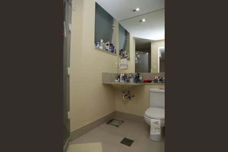 Banheiro de apartamento à venda com 2 quartos, 65m² em Tijuca, Rio de Janeiro