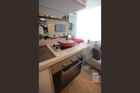 Detalhe da cozinha de kitnet/studio para alugar com 1 quarto, 35m² em Real Parque, São Paulo