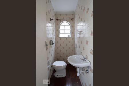 Banheiro social de casa para alugar com 3 quartos, 180m² em Jardim Vila Formosa, São Paulo