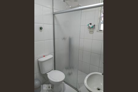 Banheiro de apartamento para alugar com 2 quartos, 63m² em República, São Paulo