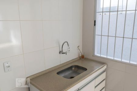 Cozinha de casa de condomínio para alugar com 3 quartos, 70m² em Jardim Santa Cruz (sacomã), São Paulo