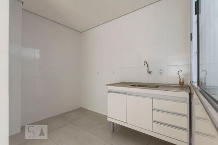 Cozinha de casa de condomínio para alugar com 3 quartos, 70m² em Jardim Santa Cruz (sacomã), São Paulo