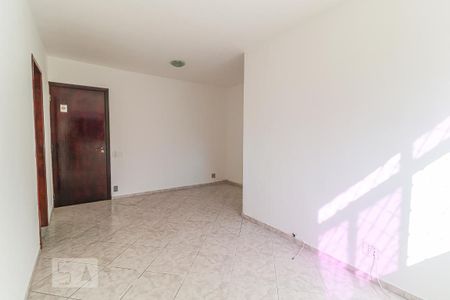 Sala de apartamento para alugar com 2 quartos, 55m² em Taquara, Rio de Janeiro