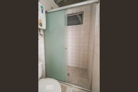 Banheiro de apartamento para alugar com 2 quartos, 55m² em Taquara, Rio de Janeiro