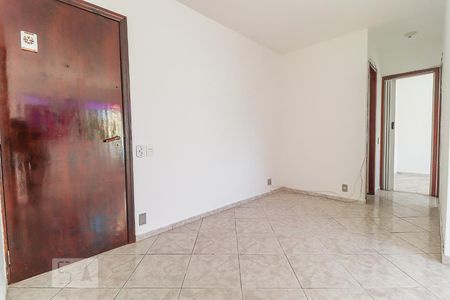 Sala de apartamento para alugar com 2 quartos, 55m² em Taquara, Rio de Janeiro