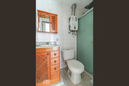 Banheiro de apartamento para alugar com 2 quartos, 55m² em Taquara, Rio de Janeiro