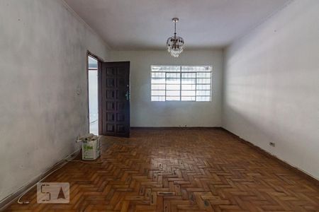 Casa à venda com 155m², 2 quartos e 2 vagasSala