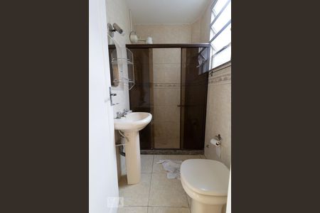 Banheiro de apartamento para alugar com 2 quartos, 55m² em Méier, Rio de Janeiro