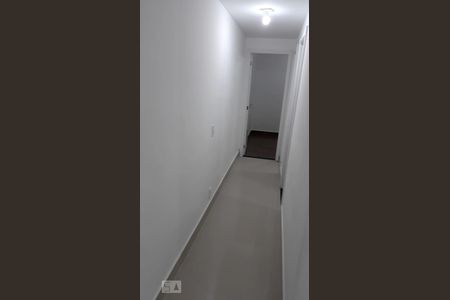 Corredor de apartamento para alugar com 2 quartos, 45m² em Jardim Novo Taboão, São Paulo