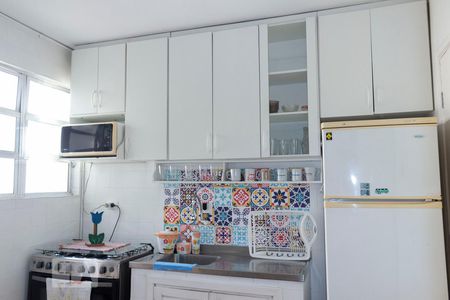 Cozinha de apartamento para alugar com 2 quartos, 72m² em Aclimação, São Paulo