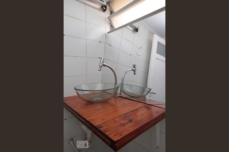 Banheiro de apartamento para alugar com 1 quarto, 32m² em Vila Buarque, São Paulo