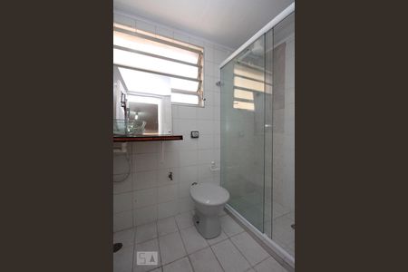 Banheiro de apartamento para alugar com 1 quarto, 32m² em Vila Buarque, São Paulo