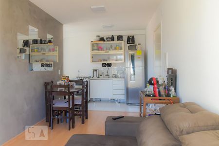 Sala  de apartamento para alugar com 2 quartos, 47m² em Vila Marieta, Campinas