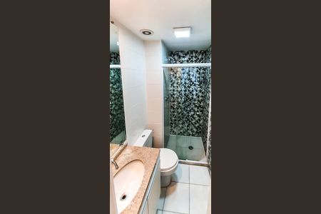 Banheiro de apartamento para alugar com 2 quartos, 48m² em Parque Edu Chaves, São Paulo