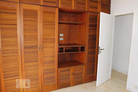 Quarto 2 de apartamento para alugar com 3 quartos, 115m² em Laranjeiras, Rio de Janeiro