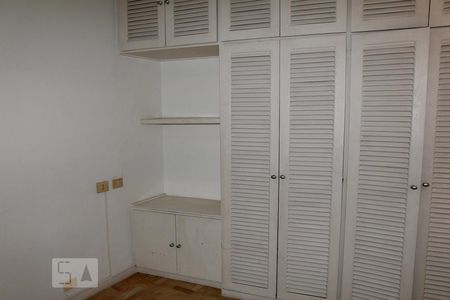 Quarto 1 de apartamento para alugar com 3 quartos, 115m² em Laranjeiras, Rio de Janeiro