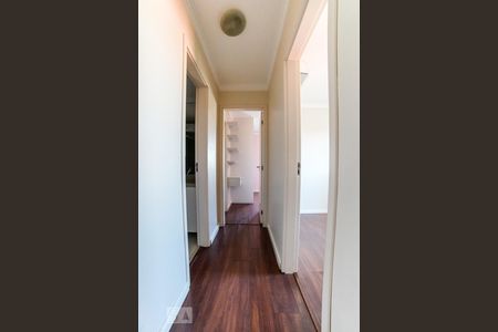 Corredor Quartos de apartamento à venda com 2 quartos, 60m² em Vila Mazzei, São Paulo