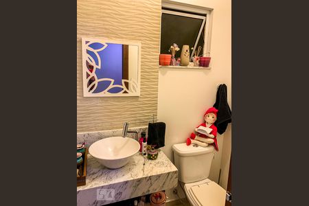 Banheiro suíte 2 de casa à venda com 3 quartos, 220m² em Vila Dom Pedro Ii, São Paulo