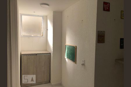 Corredor de apartamento à venda com 1 quarto, 42m² em Mato Grande, Canoas