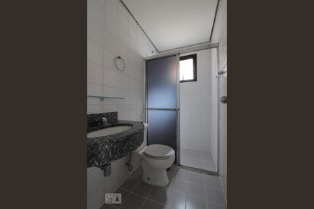 Banheiro de apartamento à venda com 2 quartos, 63m² em Santa Teresinha, São Paulo